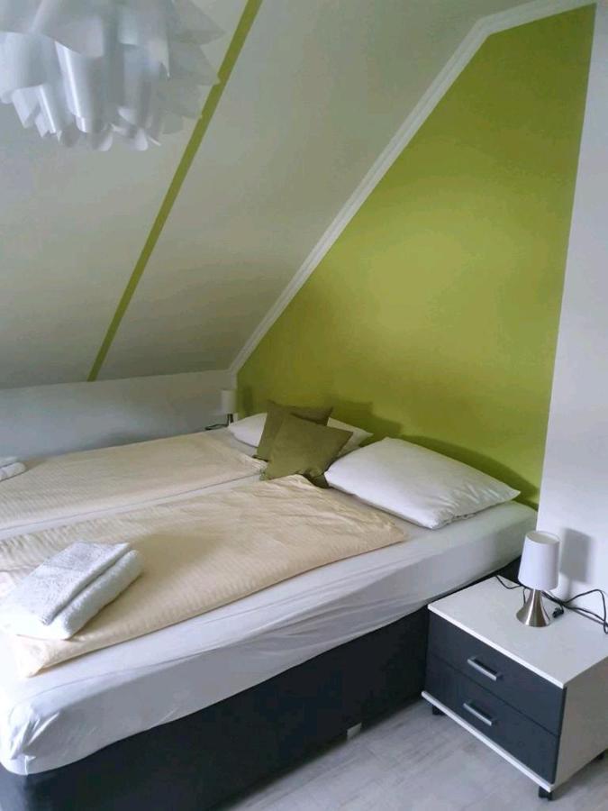 Lindner Ferienwohnungen Und Doppelzimmer Фихтельберг Экстерьер фото
